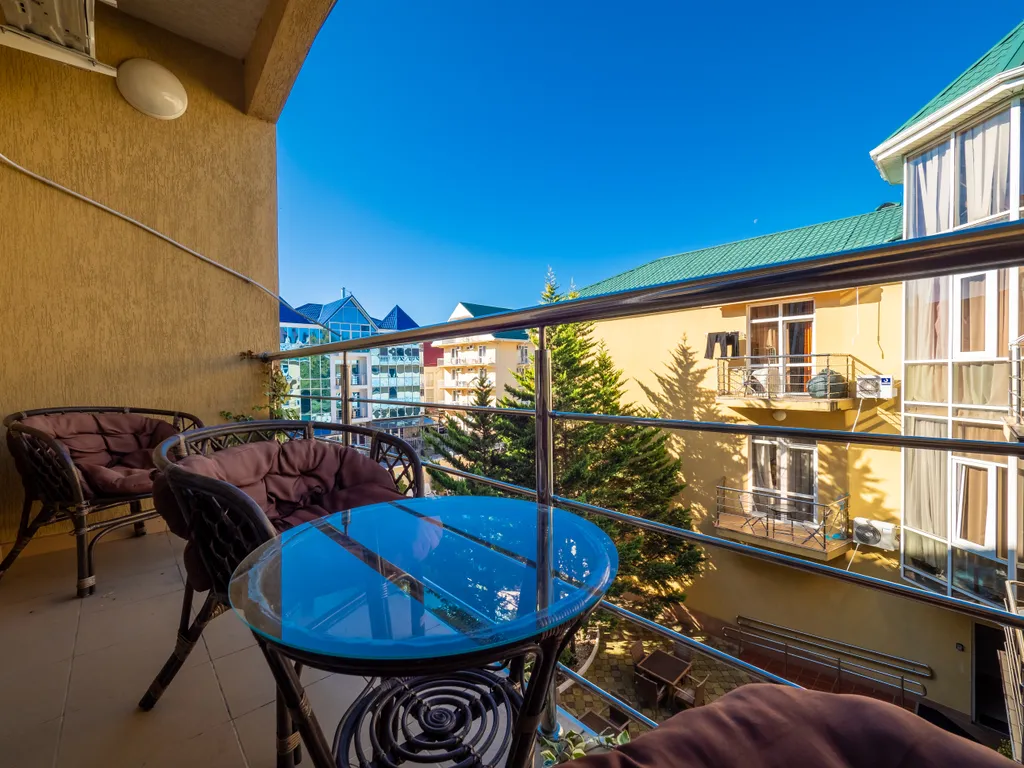 Квартира Квартира Светлая студия у моря с теплым бассейном — Сириус