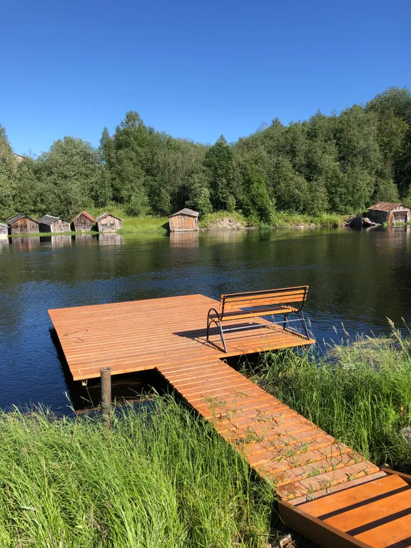 Коттедж на берегу реки