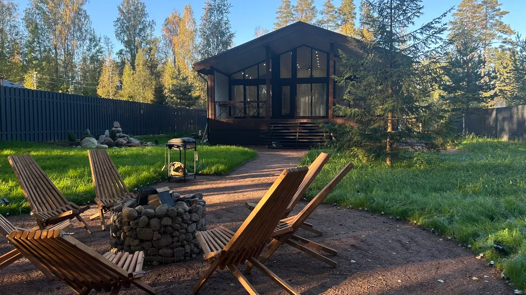 Коттедж Загородный дом с большой террасой, кострищем и лесом — аренда посуточно в Сосново