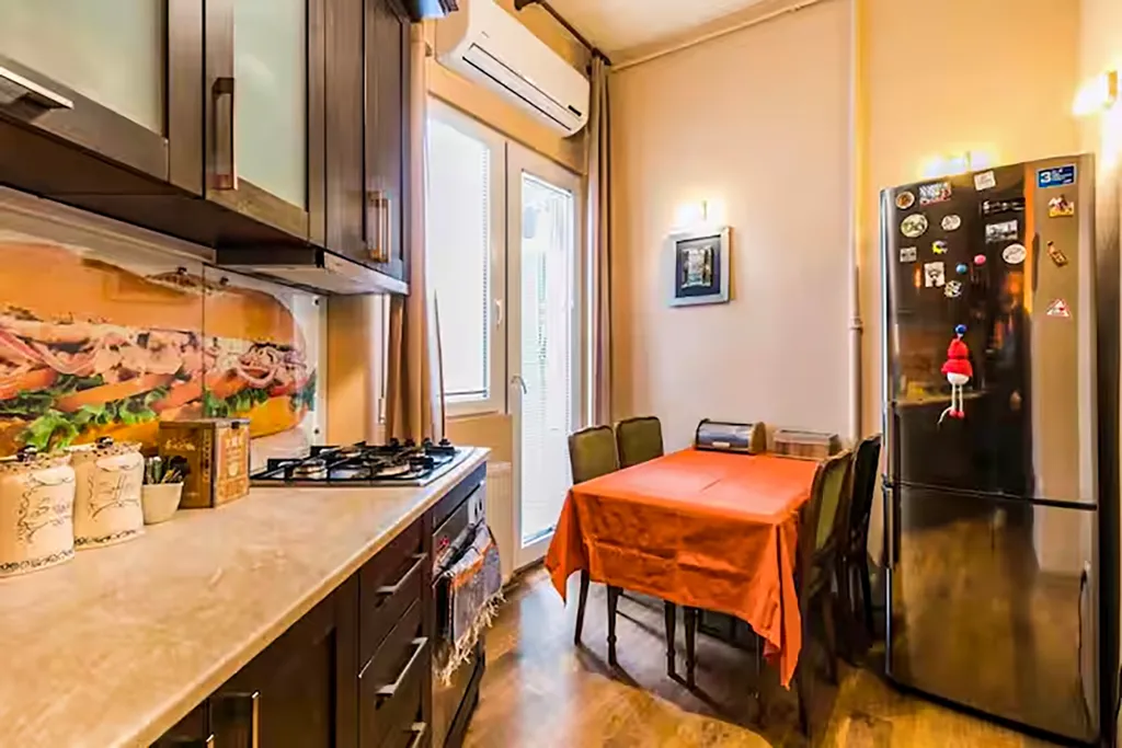 Apartment at 12 Baratashvili street