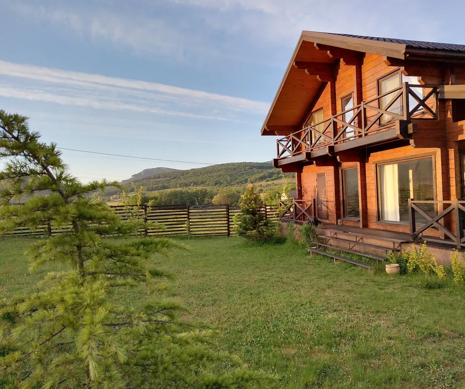 Коттедж Дом для отдыха Mеdley с домашним кинотеатром, террасой и джакузи — Гончарное