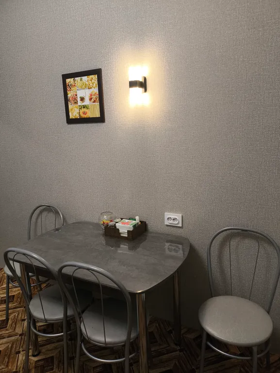 Уютная квартира с домашним простым интерьером