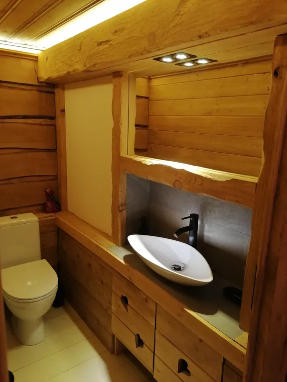 Домик в деревне с бассейном