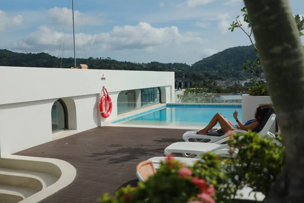 Супер однушка у моря с бассейном и спортзалом, тихое милое место