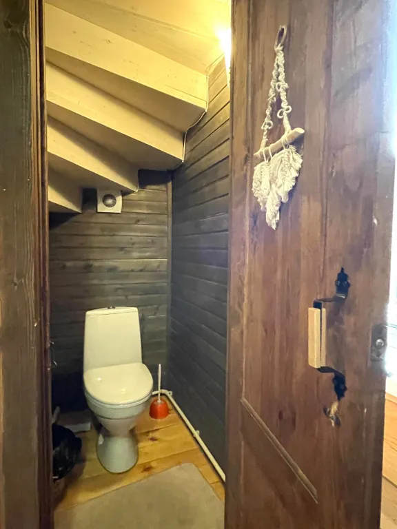 Просторный, уютный деревянный дом в центре города, возле реки и озера