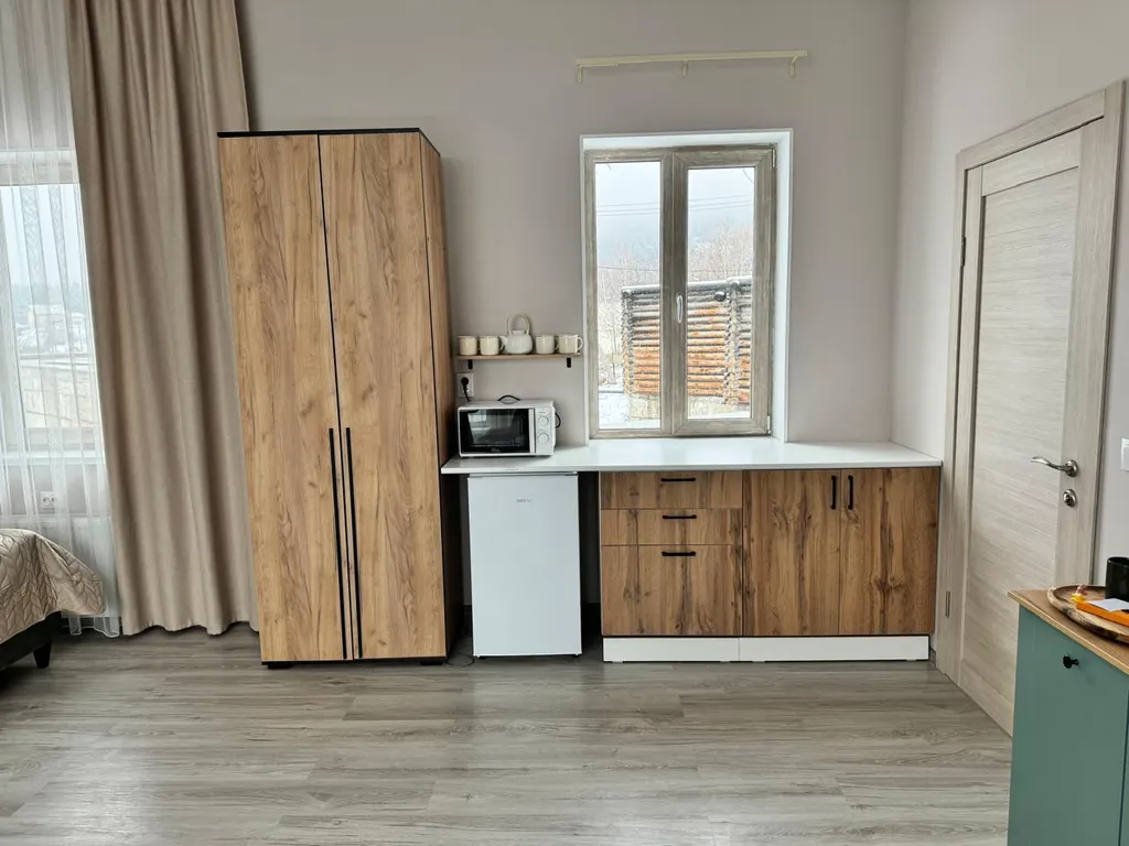 Комната с видом на горы