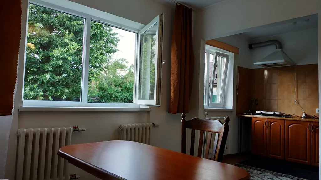 Квартира в домике с окнами в сад с отдельным входом и парковкой