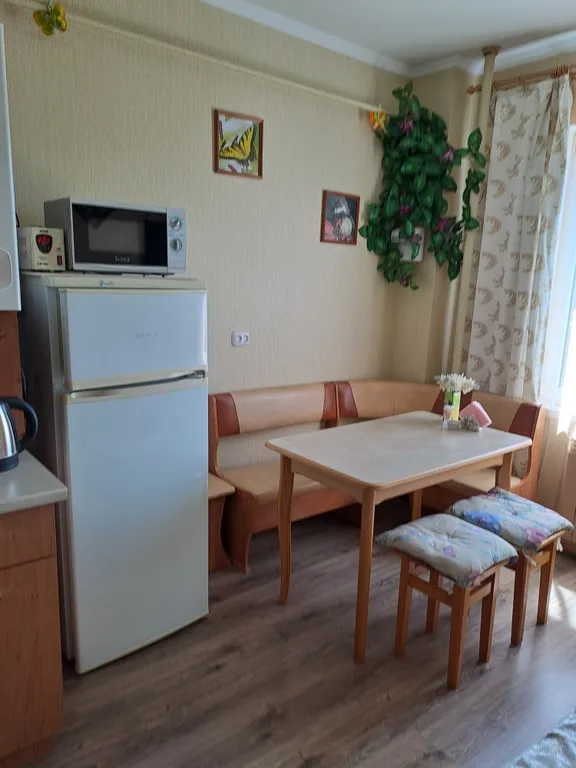 Ухоженная чистая квартира с видом на детский парк, парковка