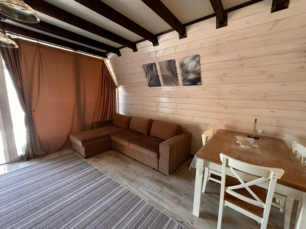 Коттедж 2-этажный с креслом качалкой