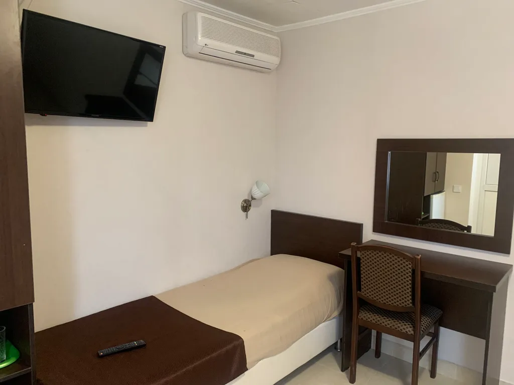 Квартира Квартира Трёхместный номер возле бассейна первый этаж — Геленджик