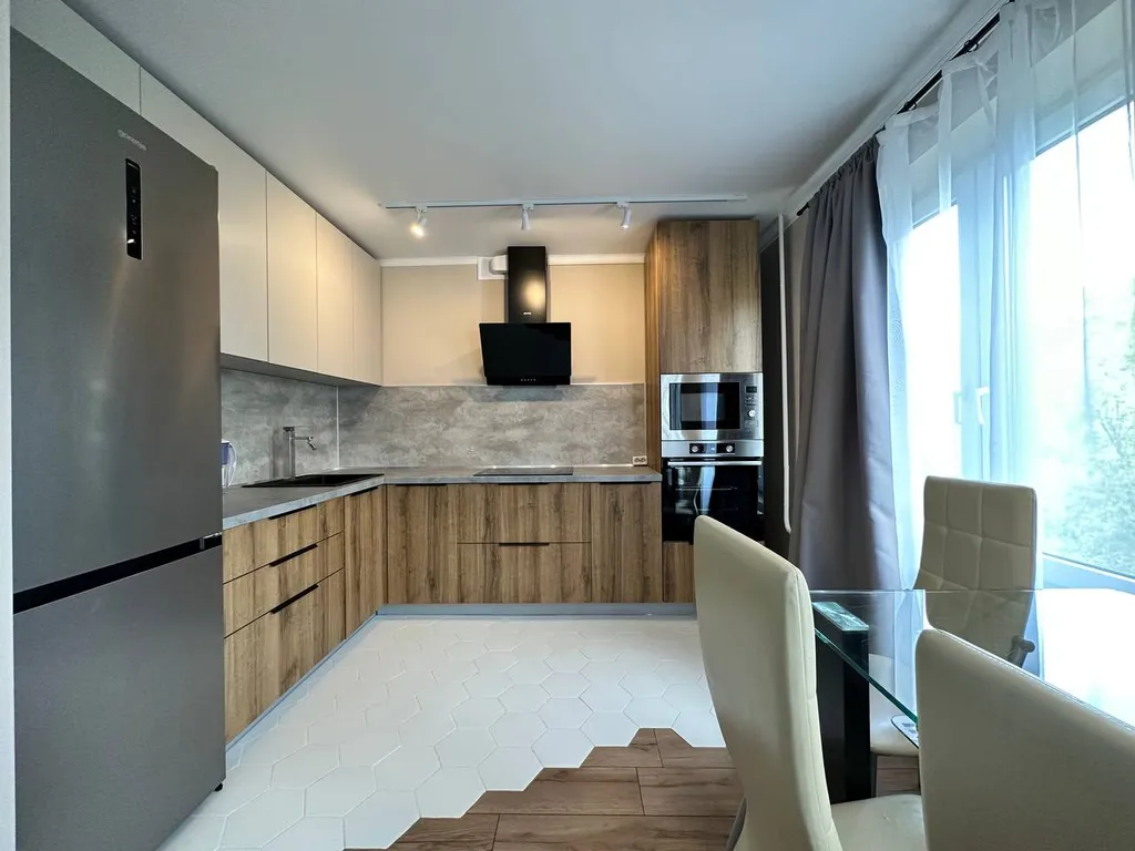 Шикарная трехкомнатная квартира в спальном квартале — аренда посуточно в Тольятти