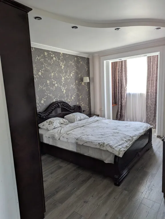 Квартира с двумя спальнями возле самого большого ТЦ города