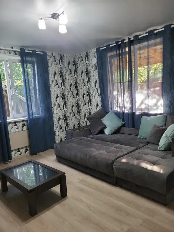 Дом у залива и клуба Фаворит