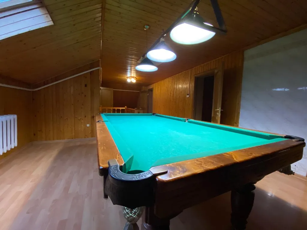 Коттедж Коттедж с большим бассейном — Черное