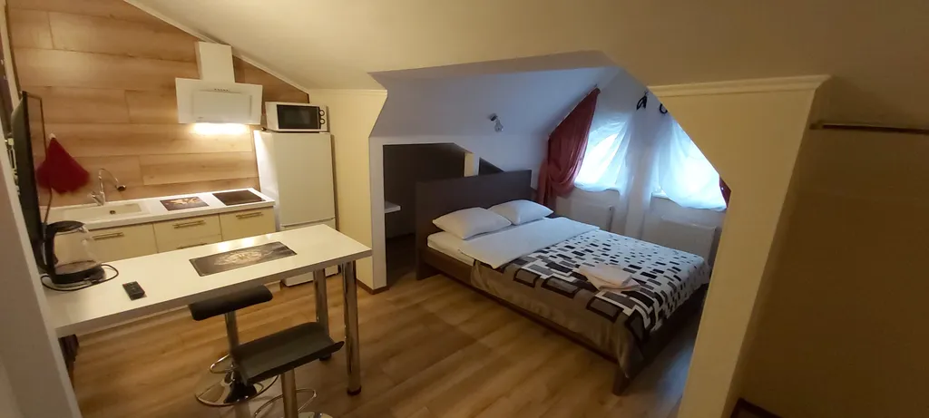 Квартира-студия на мансардном этаже — аренда посуточно в Оренбург