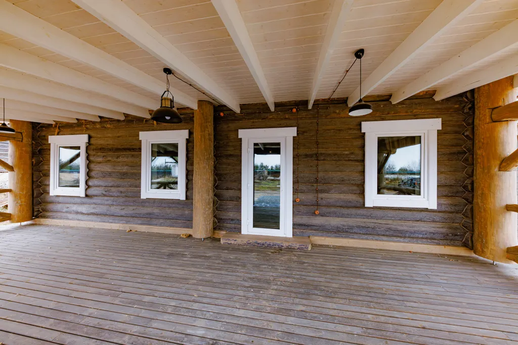 Дом  с летней кухней на три спальни с камином и террасой