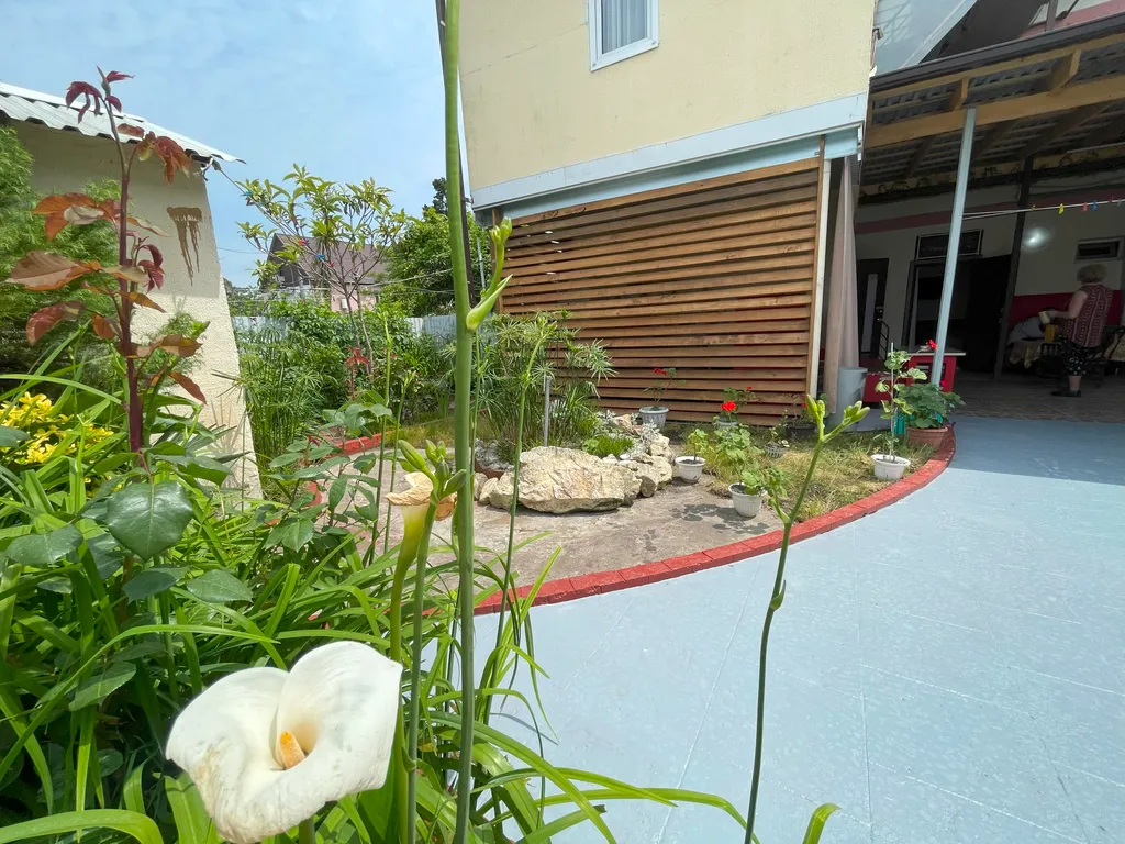 Комната под ключ на первом этаже с кондиционером