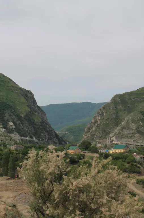 Коттедж Дом у Сулакского каньона — Миатли