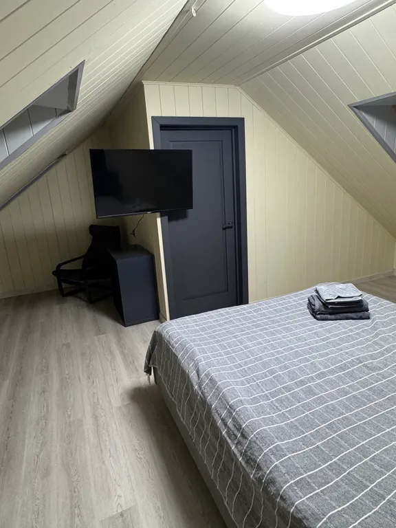 Двухуровневая квартира-студия с отдельной спальней