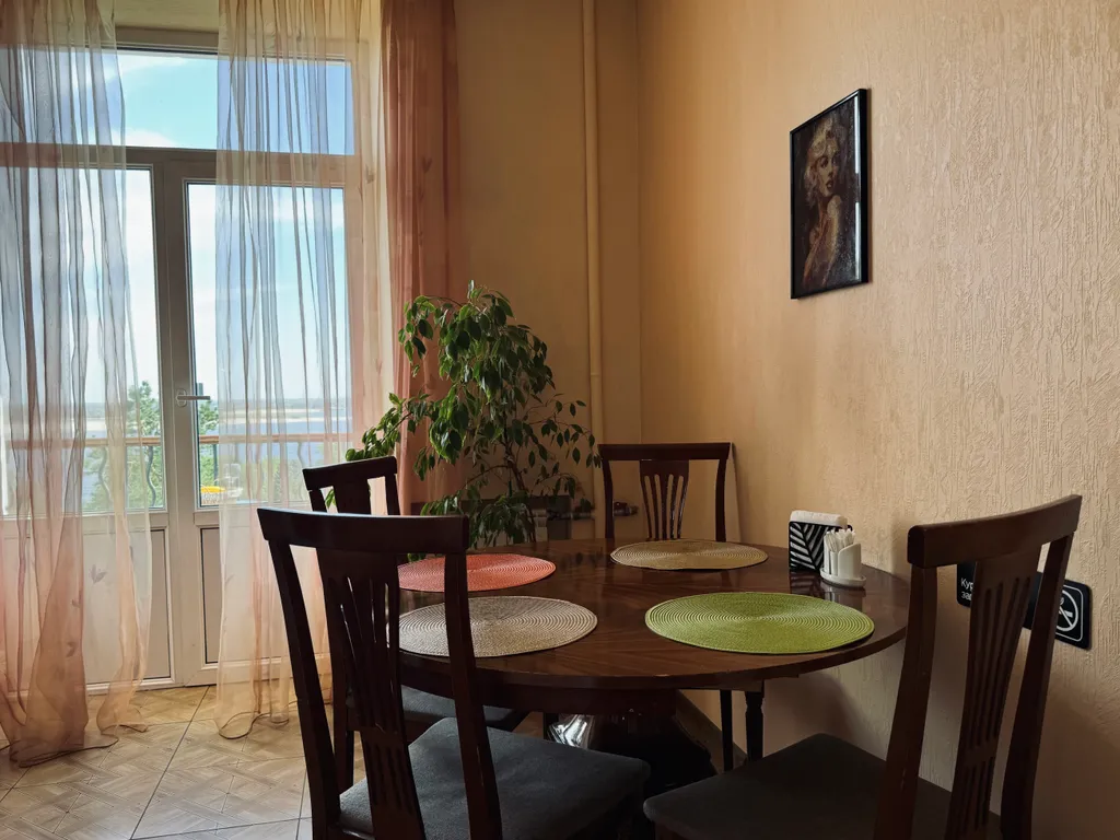 Квартира в центре с видом на Волгу