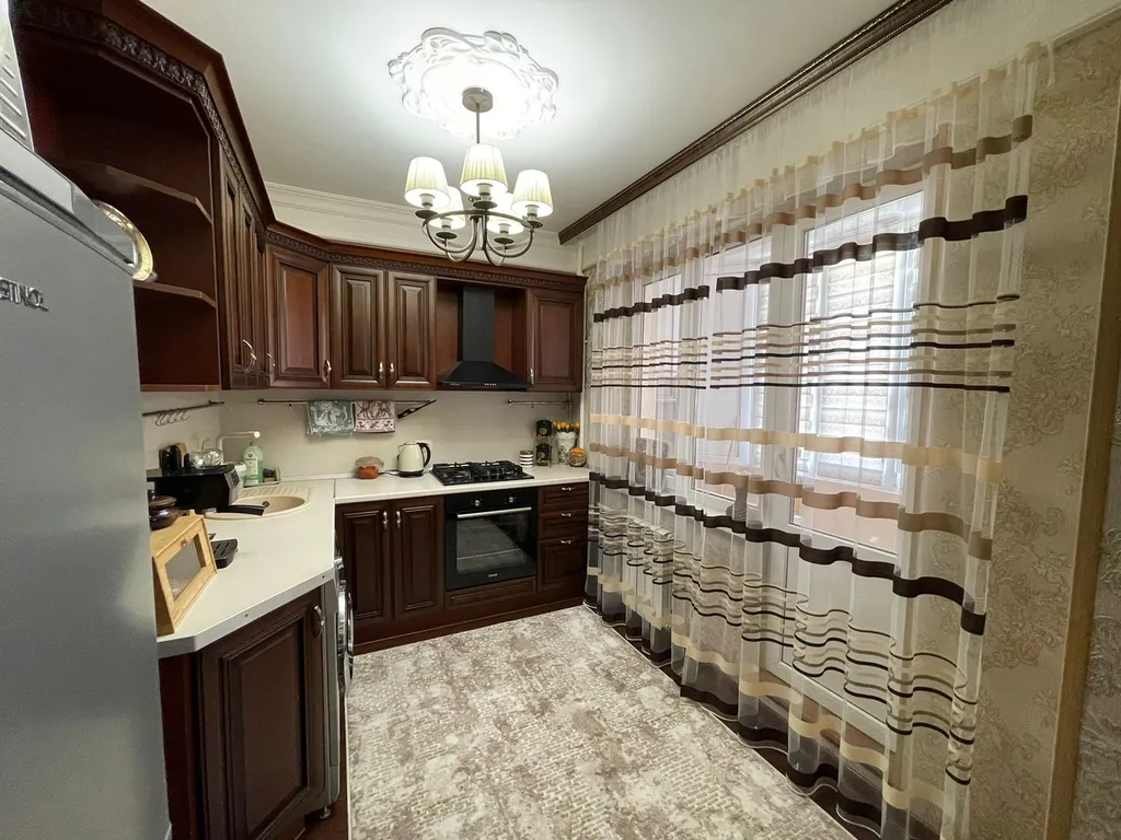 Уютная квартира в удобном районе для отдыха гостейгорода