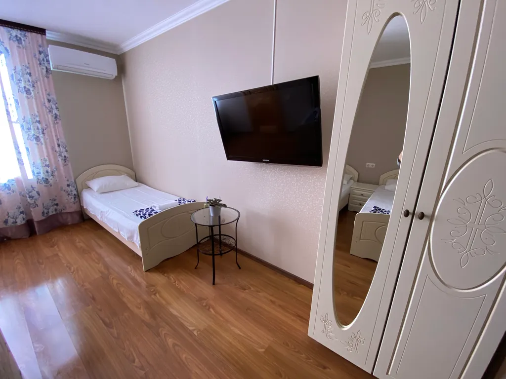 Номер на троих с раздельными кроватями