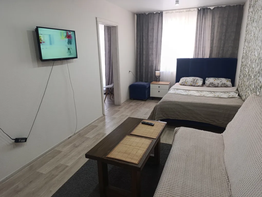 Уютная квартира, в новом доме с видом на пруд и горы