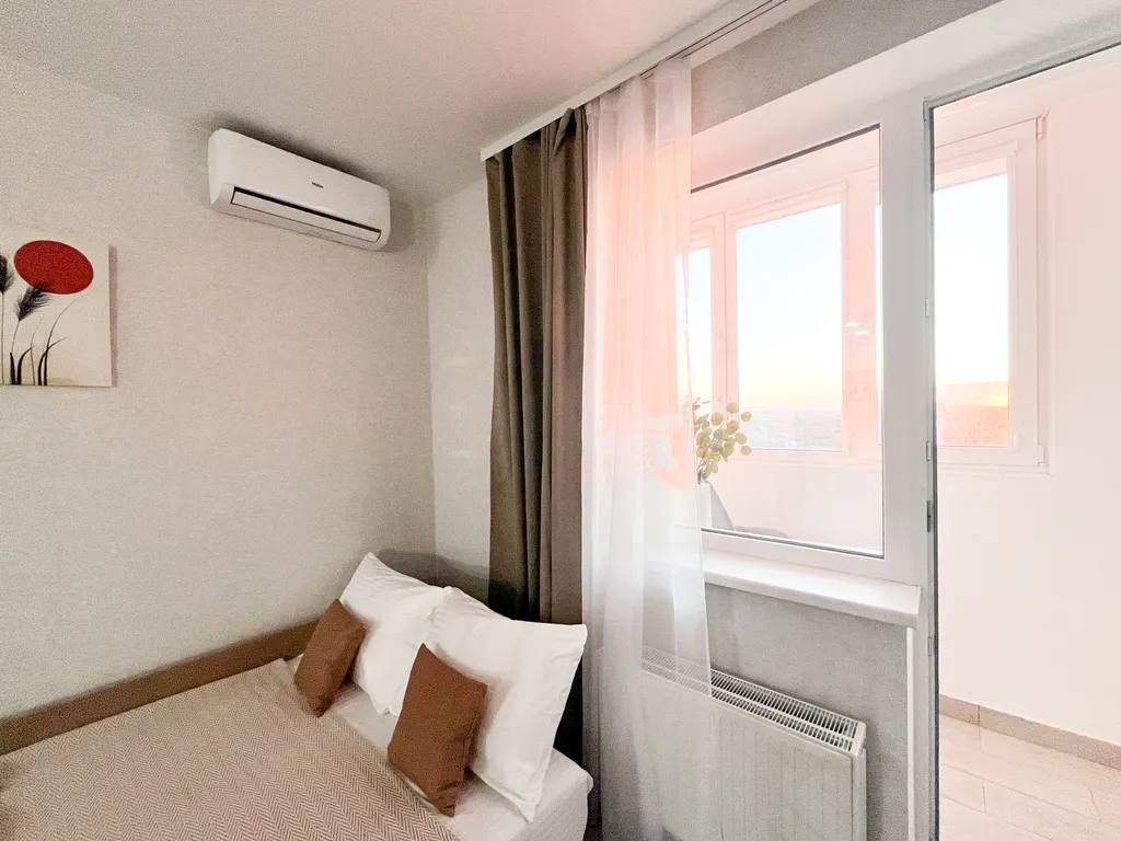 Уютная студия для 2-х с лоджией