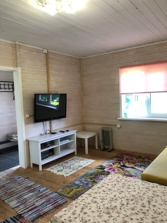 Уютный домик у леса с камином и сауной.