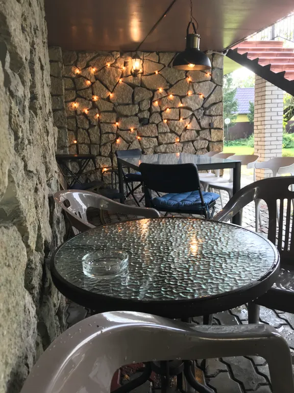 Коттедж на берегу Невы с lounge в гараже