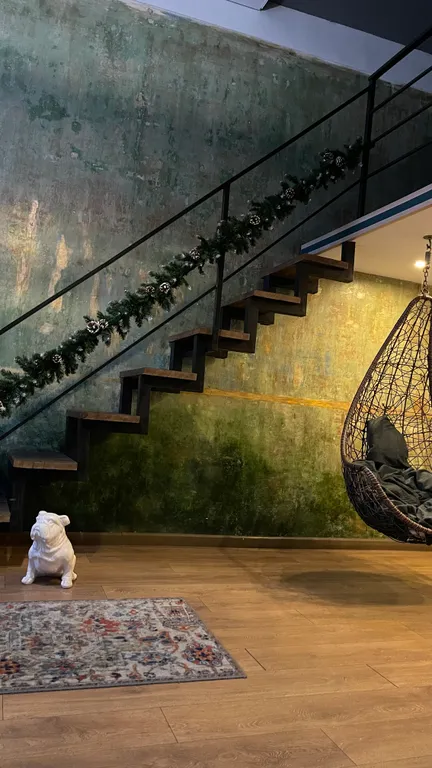 Buddha Room - двухуровневые апартаменты с качелями