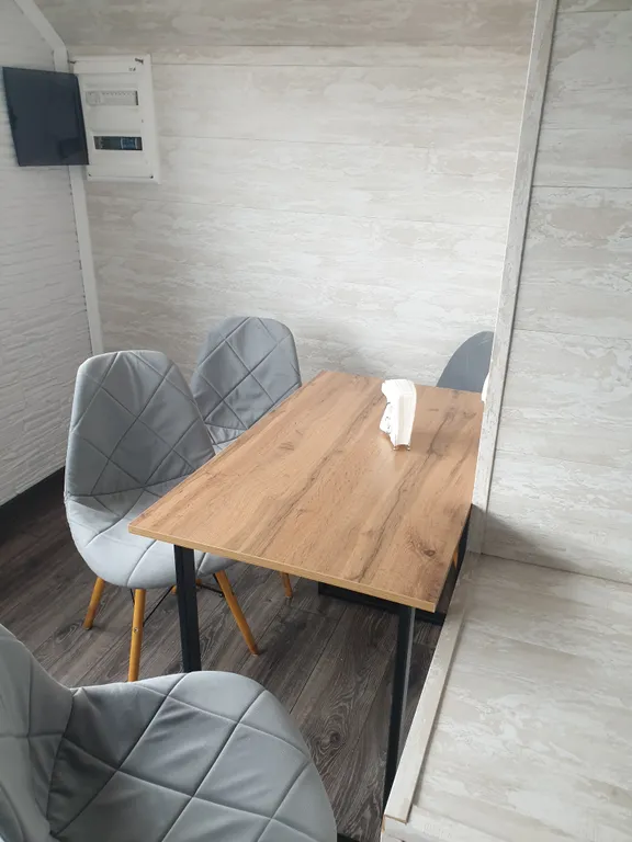 Второй этаж с отдельным входом