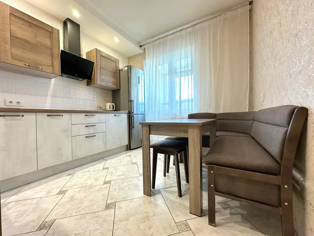 2-комнатная квартира с балконом напротив ЛДК и Кузбасс-Арена