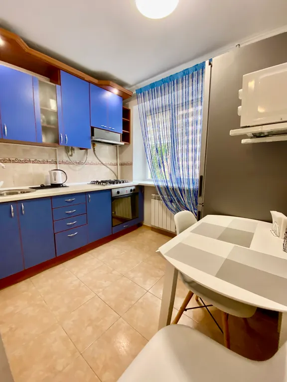 Отличная 2-комнатная квартира в центре, море рядом