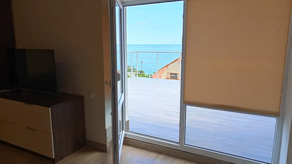 Трёхкомнатная квартира с панорамным видом на море и горы