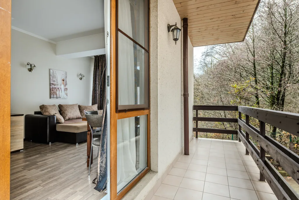 Апартамент с закатным балконом, 52 м², 2 этаж