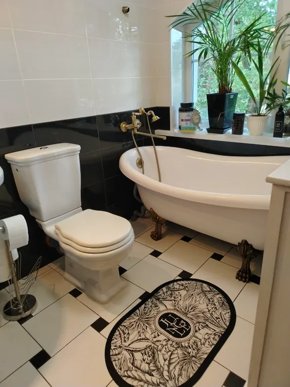 Уединенная часть дома с садом и барбекю