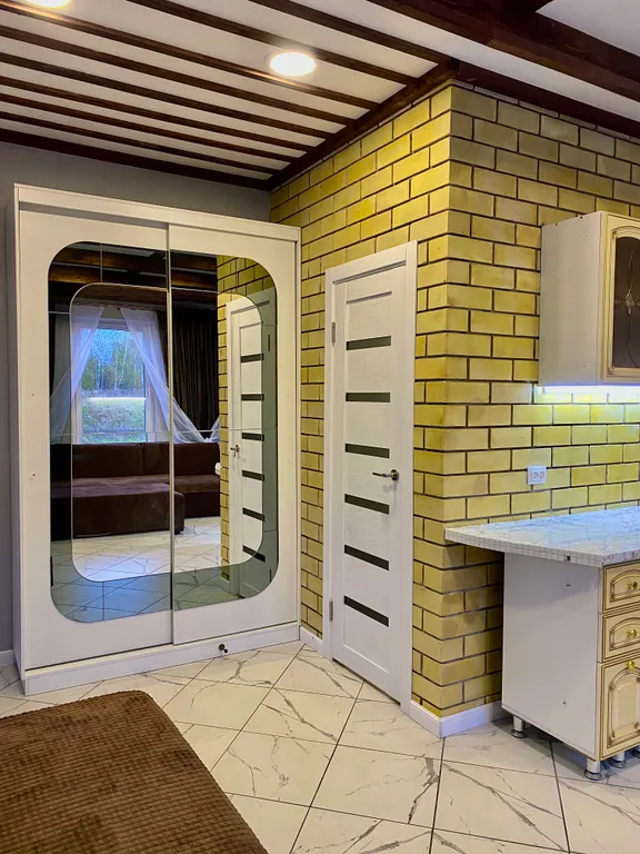 Загородный дом в лесу с купелью и баней у озера