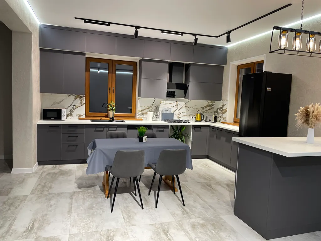 Уютный дом с большой и теплой террасой