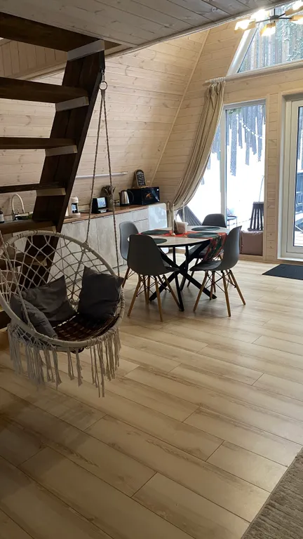 Дом с чаном среди соснового леса