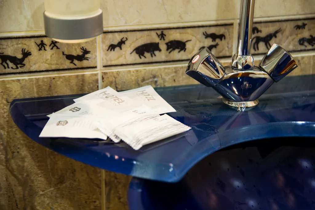 Студия с камином и рядом с достопримечательностями