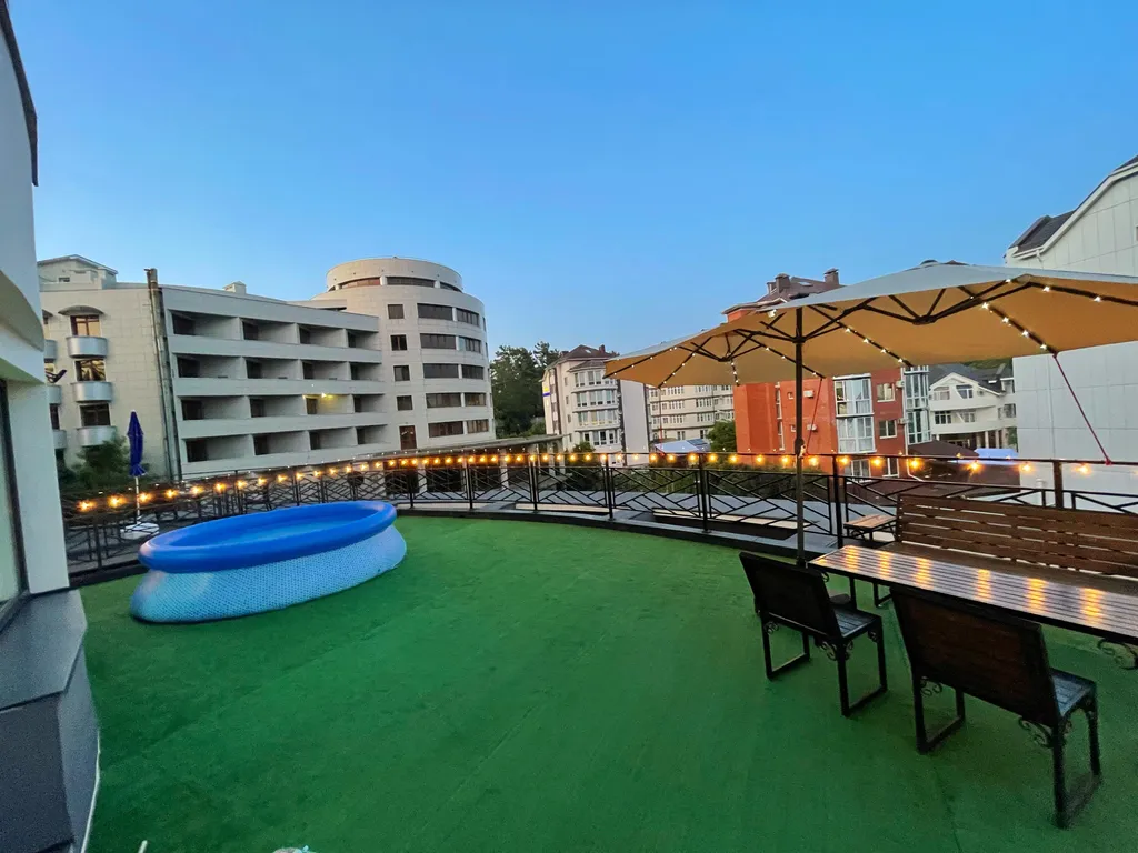 Апартаменты с террасой 60 м2 собственным бассейном, 3 минуты до пляжа