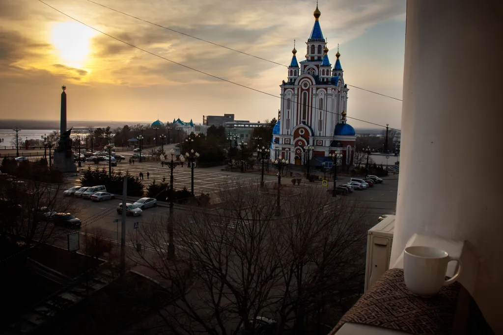 Студия Лофт с гамаком в центре с видом на Комсомольскую площадь