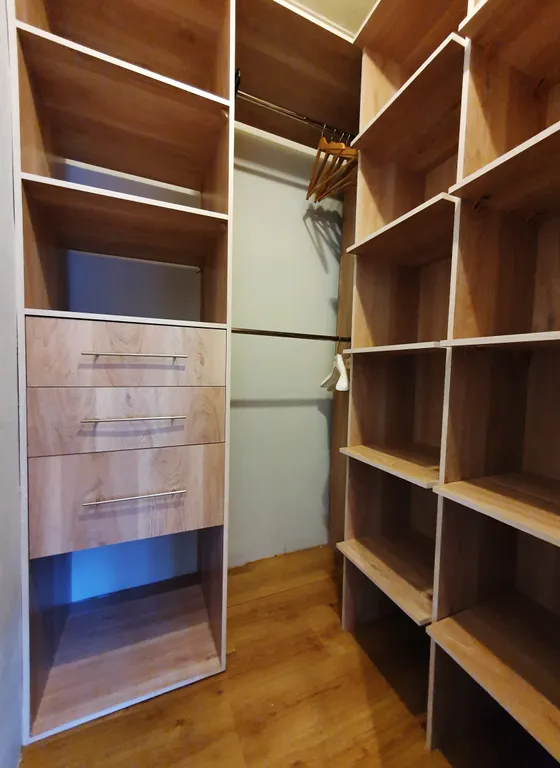 Двухкомнатная студия. Идеальная локация. Парковка во дворе.