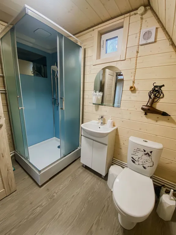 Уютный домик с видом на лес