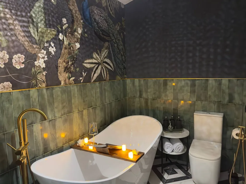 Фотодача с уникальным ярким интерьером для вашего отдыха и настроения