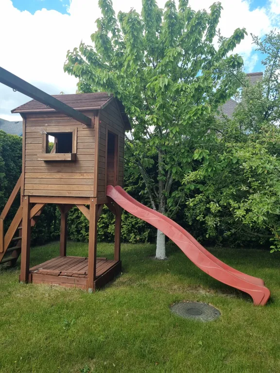 Вилла художника у моря с бассейном