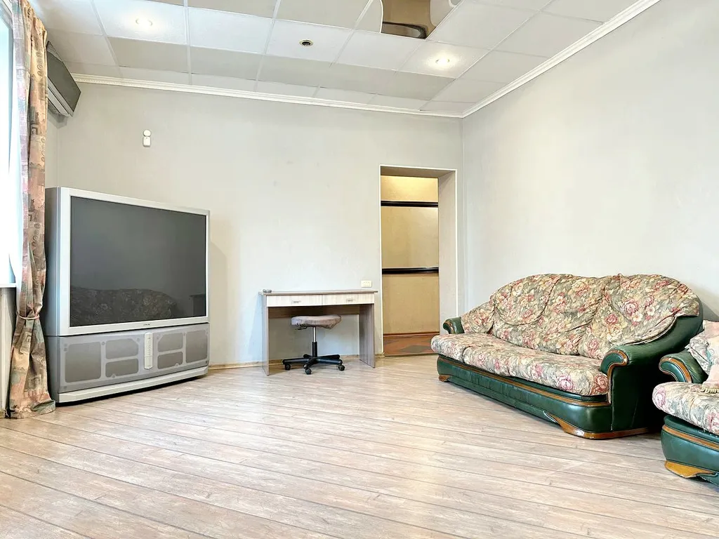 4-комнатная квартира в центре рядом с набережной