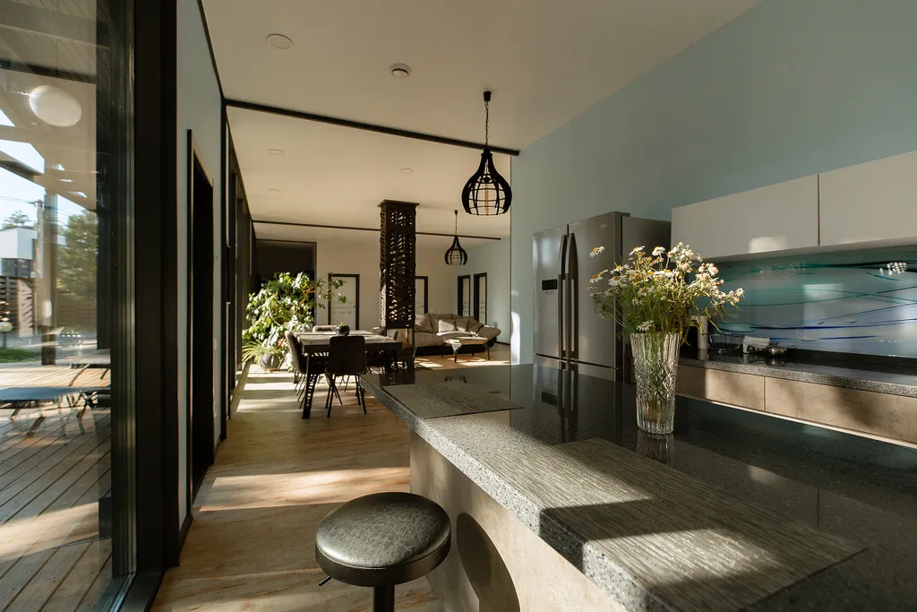 Дизайнерский коттедж с садом на крыше