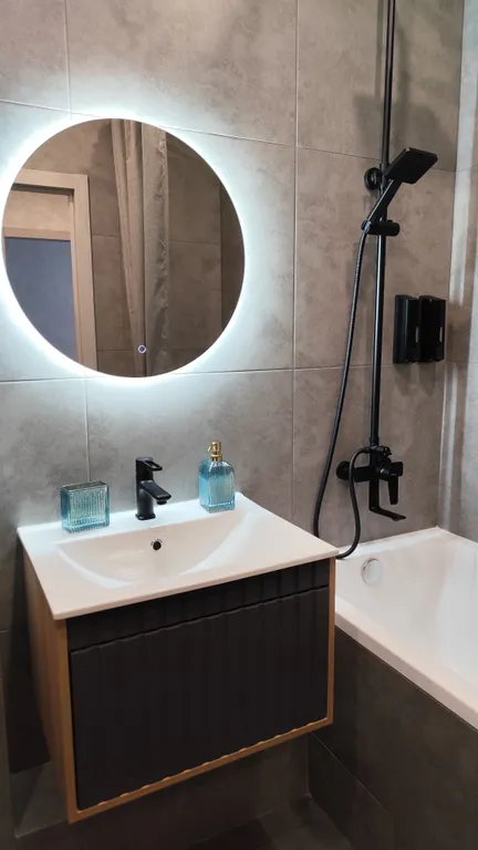 Уютная двухкомнатная квартира в новом жк на берегу озера